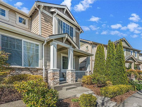The homes in the neighborhood all have similar esthetically pleasing exterior elevations and sidewalks in front of all the homes that all face Exploration Park.