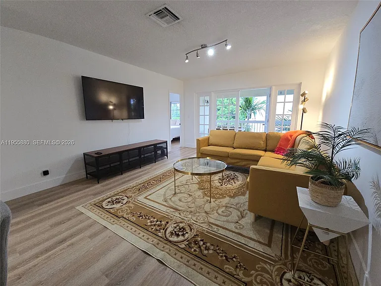 2424 SE 17th Cswy #312B — Photo 5