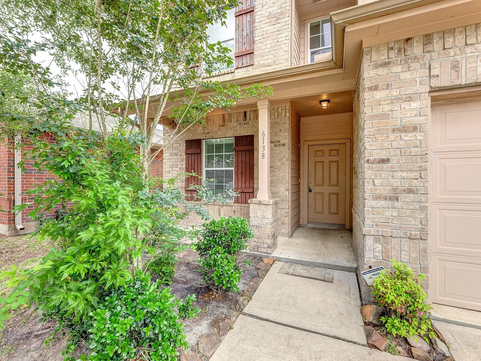 4 bed, 2.5 bath, 2378 sqft, $2,300 — Photo 4