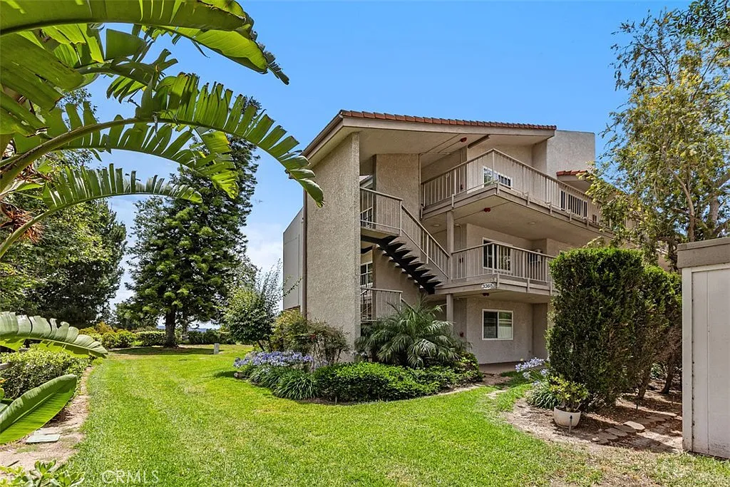 1 bed, 1.5 bath, 837 sqft, $2,700 — Photo 3