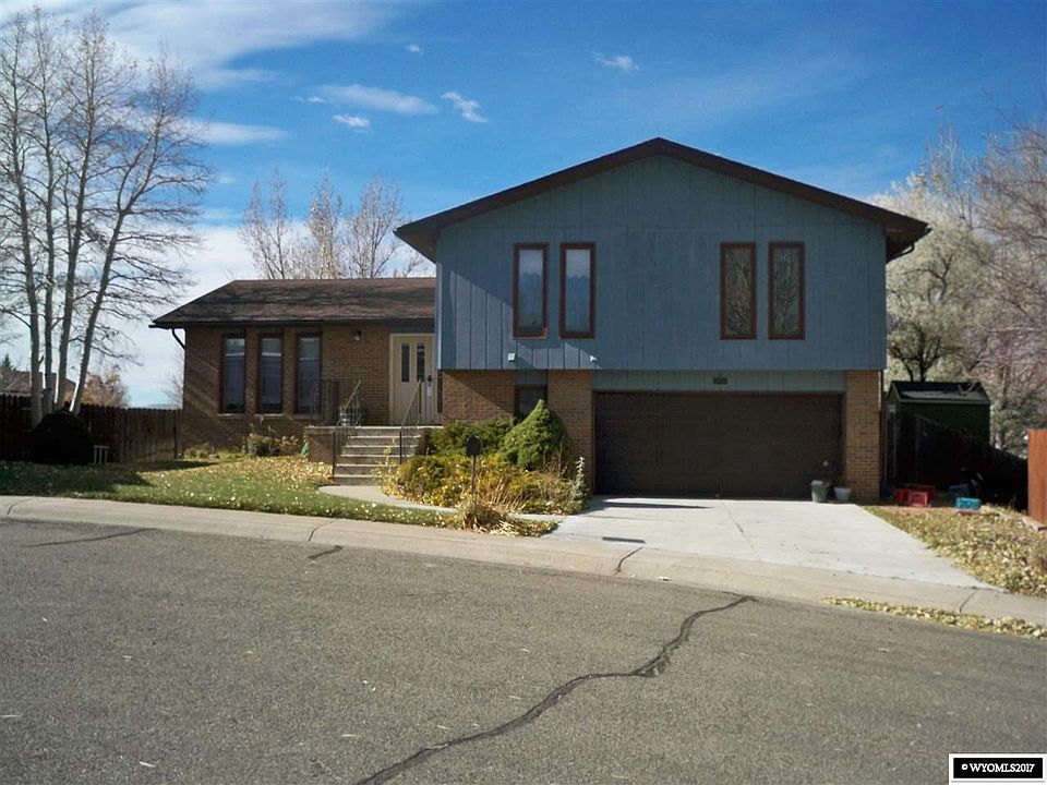 1st image of 214 Pierce Way