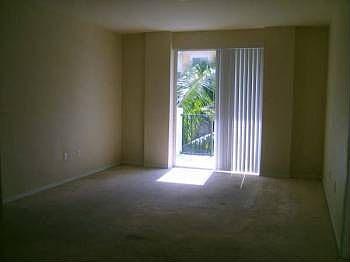 4th image of 250 NE 3rd Ave APT 304