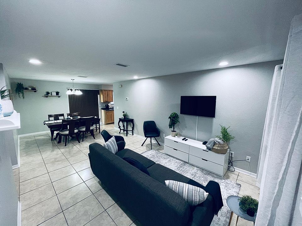 1st image of 3818 NW Archer St #101