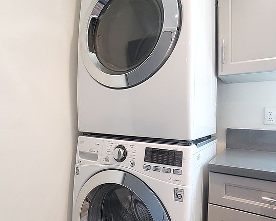 5th image of 635 N Normandie Ave APT 4