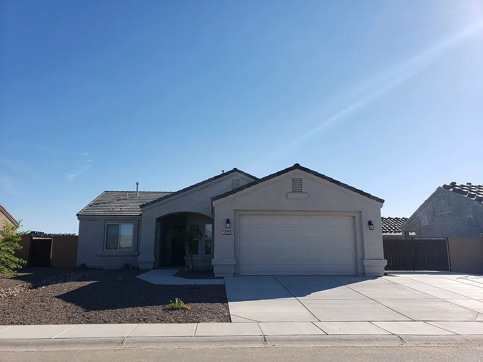 10225 E 39th Pl