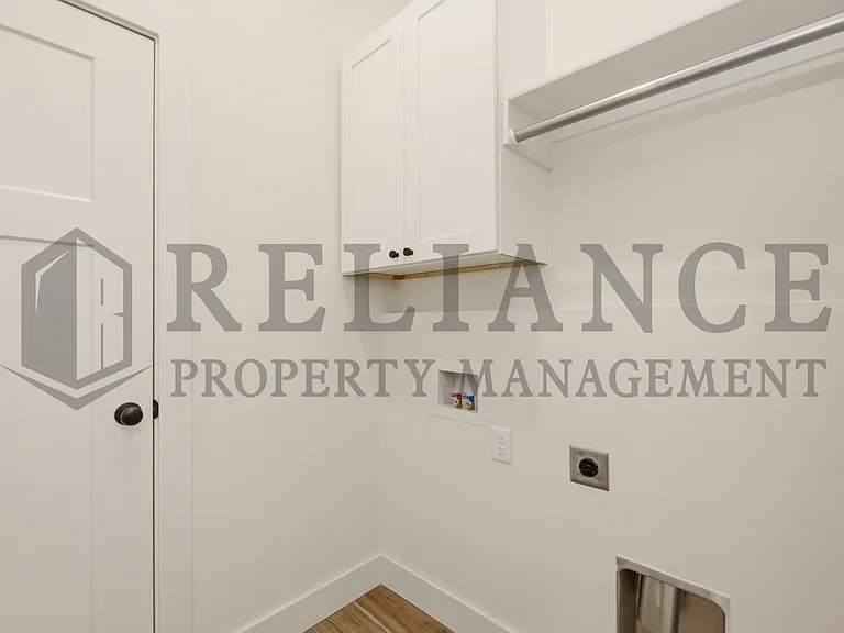 701 E Elmwood St — Photo 24