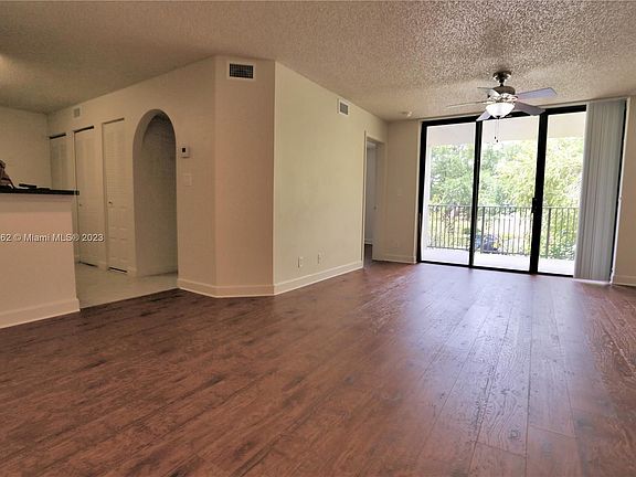 5th image of 10115 W Sunrise Blvd APT 203