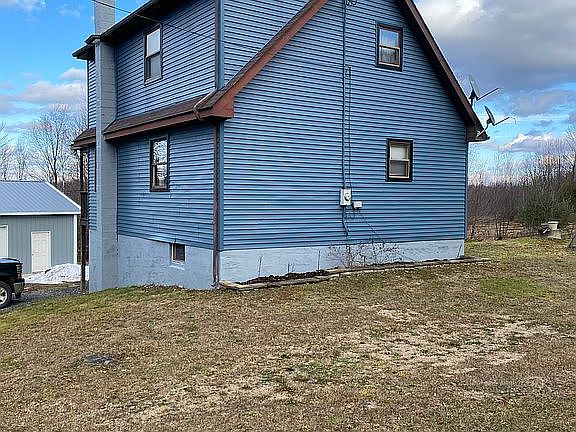 3rd image of 49 Deer Hill Dr