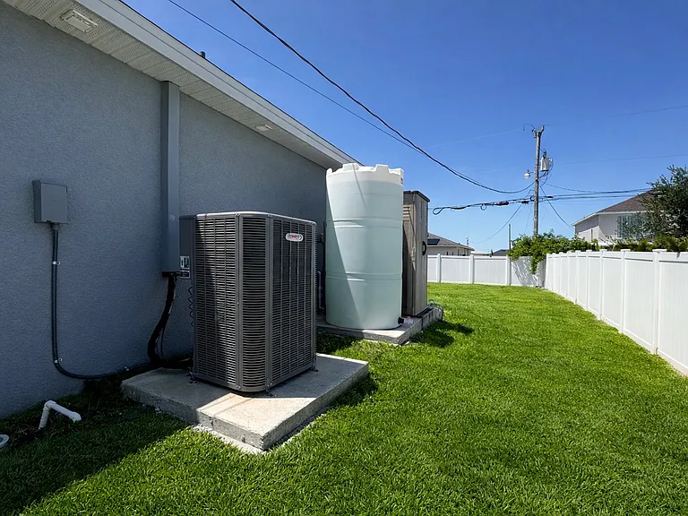2804 NE 2nd Pl — Photo 10
