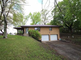 6704 E Rockton Rd, Roscoe, IL 61073