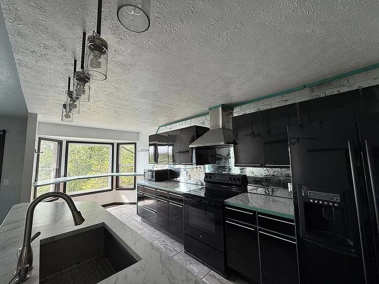 360 Tall Oaks Dr — Photo 44