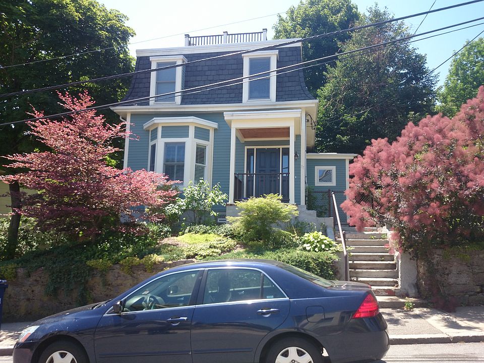 2nd image of 77 Sheridan St