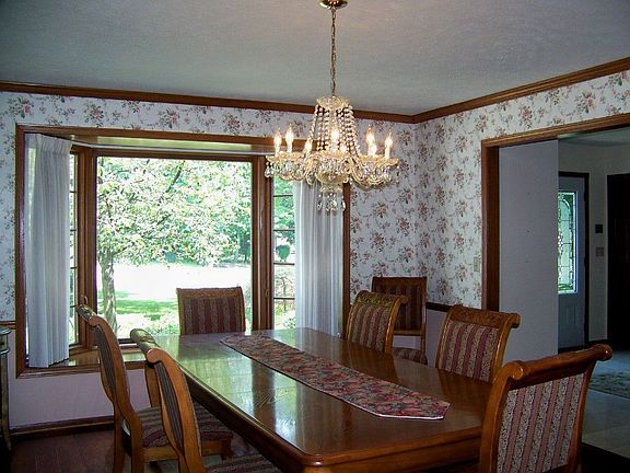 5th image of 2888 Camelot Ct