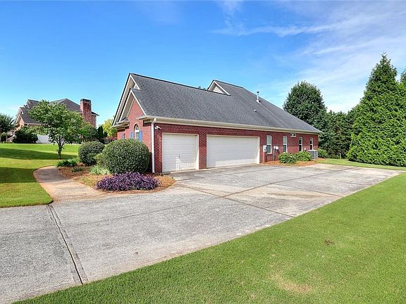 3rd image of 2008 Jefferson Hall Dr