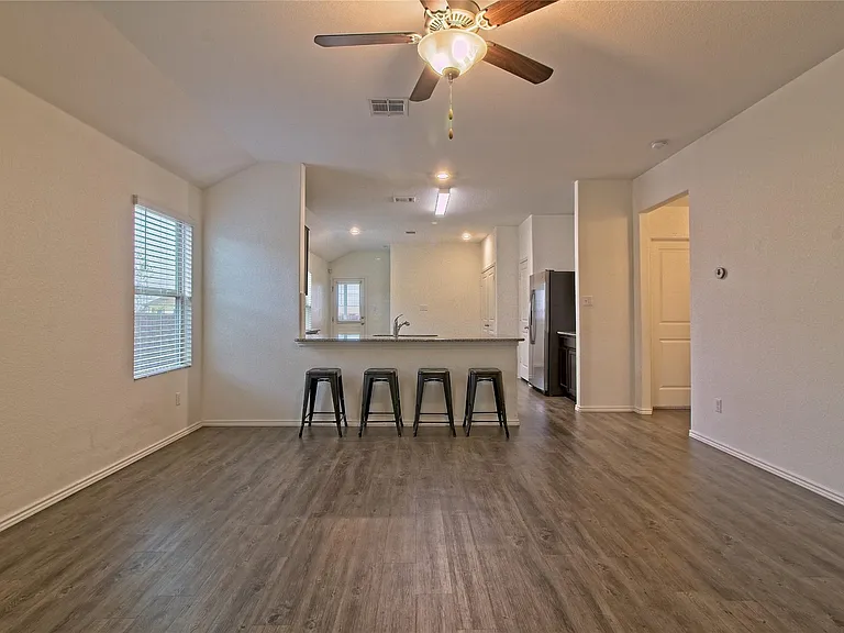 108 Circle Way — Photo 10