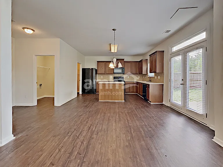 228 Oakland Way — Photo 8