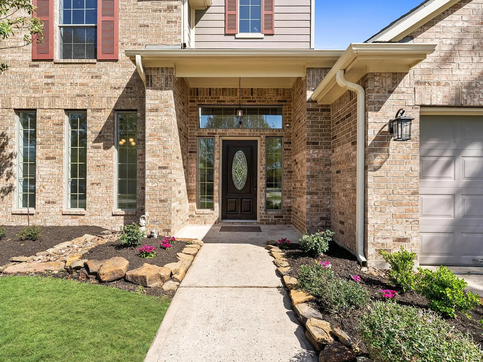 4 bed, 3.0 bath, 2924 sqft, $2,800 — Photo 2