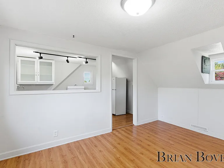 6480 Belmont Ave NE #UP — Photo 2