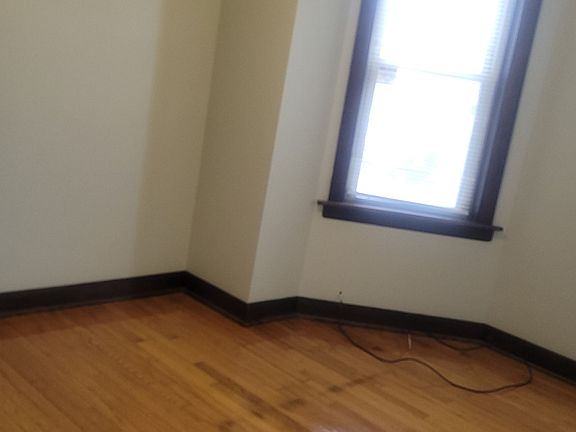 5th image of 3125 W 55th St