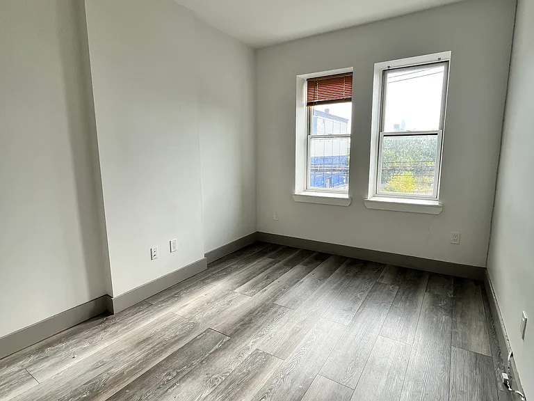 183 Baldwin Ave #2R — Photo 6