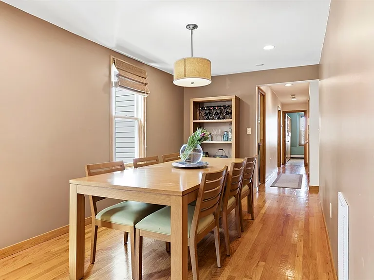 419 E 3rd St #3 — Photo 6
