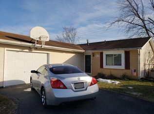 817 Oakton Ave, Romeoville, IL 60446