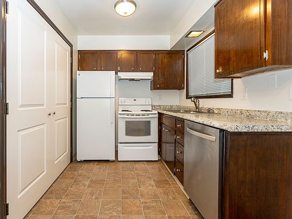 2nd image of 7522 SE Steele St #7526