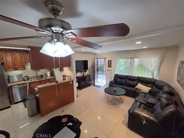 1010 W Macarthur Blvd APT 77, Santa Ana, CA 92707