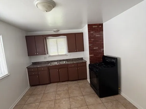 29708 Grandview St, Inkster, MI 48141