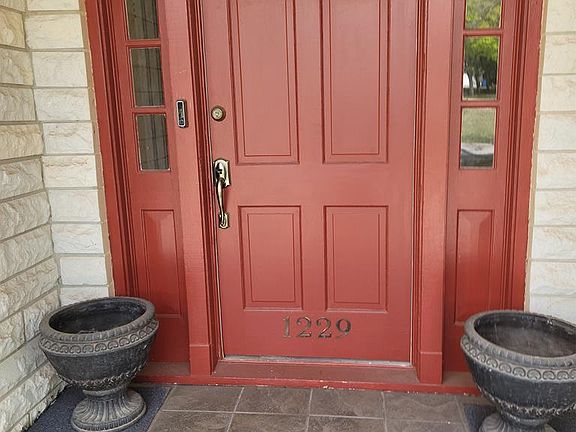 2nd image of 1229 Jack Dr