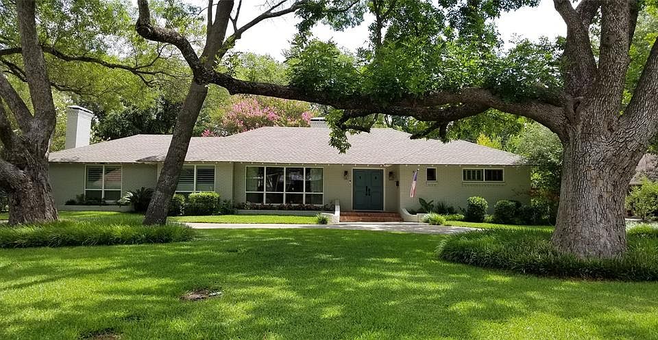 1st image of 208 Overhill Dr