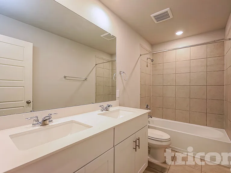 5806 Nyla Way — Photo 13