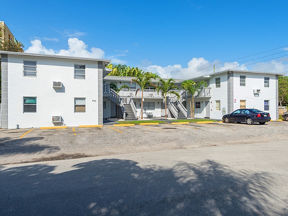 2nd image of 720 NE 2nd St APT 8