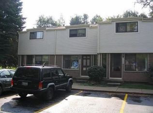 1664 Wimbledon Dr #1, Walled Lake, MI 48390