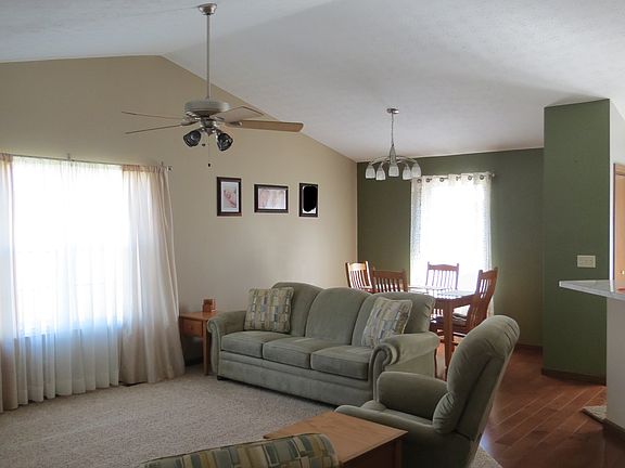 3rd image of 328 Northside Dr
