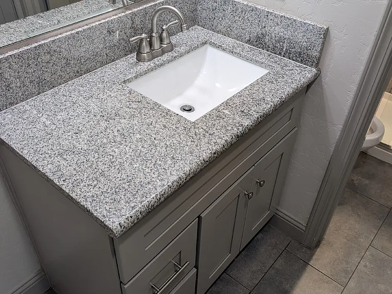 935 E Divisadero St — Photo 13