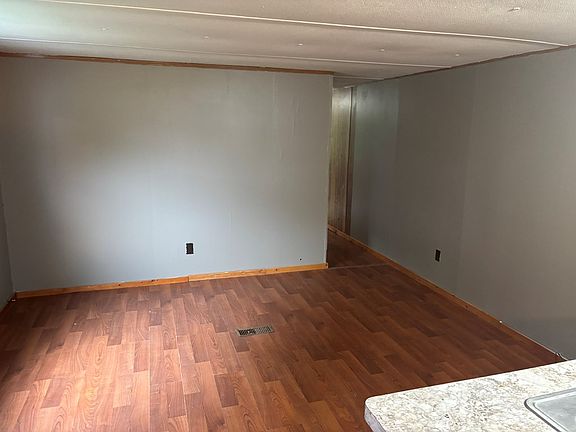 4th image of 151 1/2 Ridge Ave
