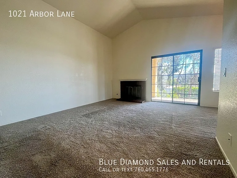 1021 Arbor Ln — Photo 8