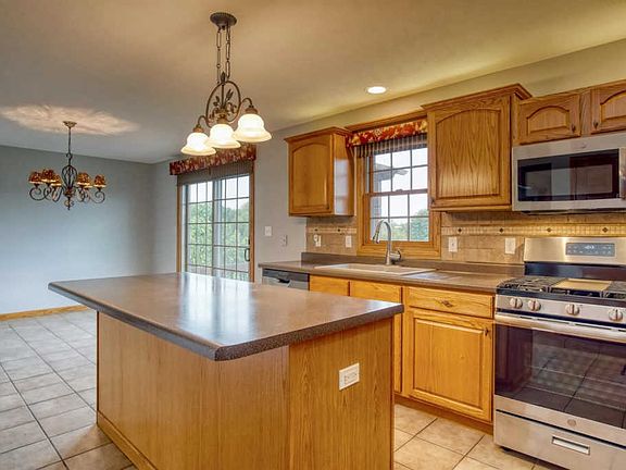 2nd image of 9582 Grasselli Ave