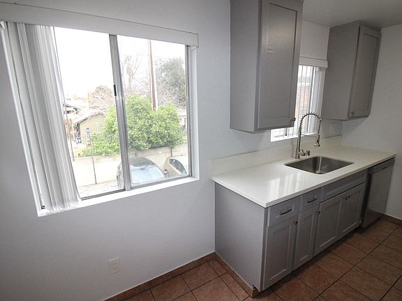 4th image of 123 S Avenue 53 #14