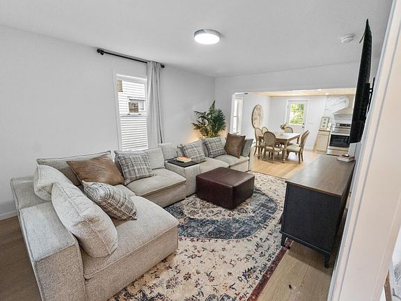 5th image of 156 Essex Street