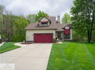 660 Winding River Way, Williamston, MI 48895