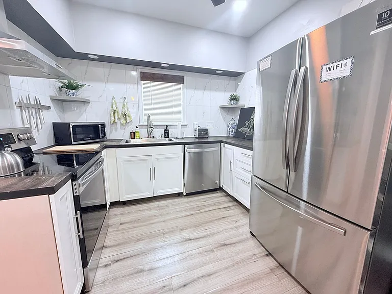 1610 Clarewood Ave — Photo 8