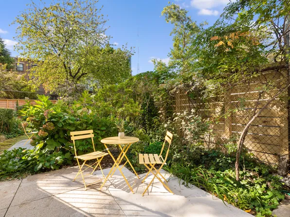 250 Cumberland St, Brooklyn, NY 11205