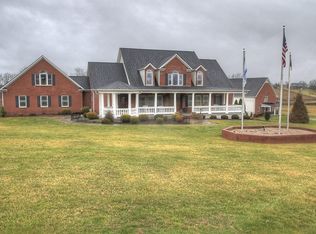 135 Lighthouse Way, Midway, KY 40347
