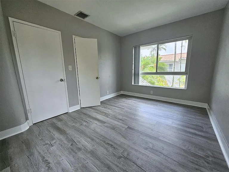 701 NE 16th Ave #26 — Photo 18
