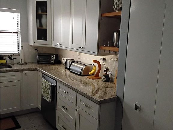 5th image of 10433 Sunrise Lakes Boulevard #408