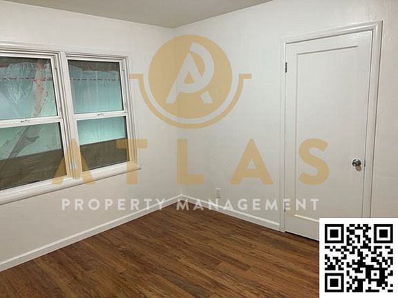 3rd image of 2718 Iowa St