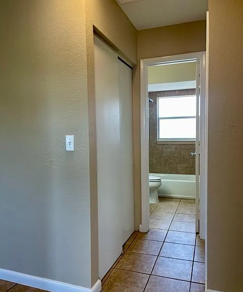 Louise Dr — Photo 11
