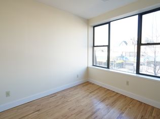 367 E 204th St #1, Bronx, NY 10467